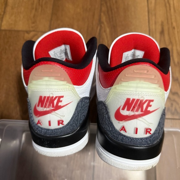 Nike Air Jordan 3 SE Fire Red Denim // Size 11 Men - (Used) - Picture 3 of 5